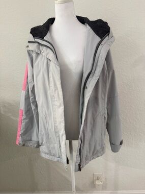 ZeroXposur Light Gray Ski Jacket with Pink Sleeve Stripe